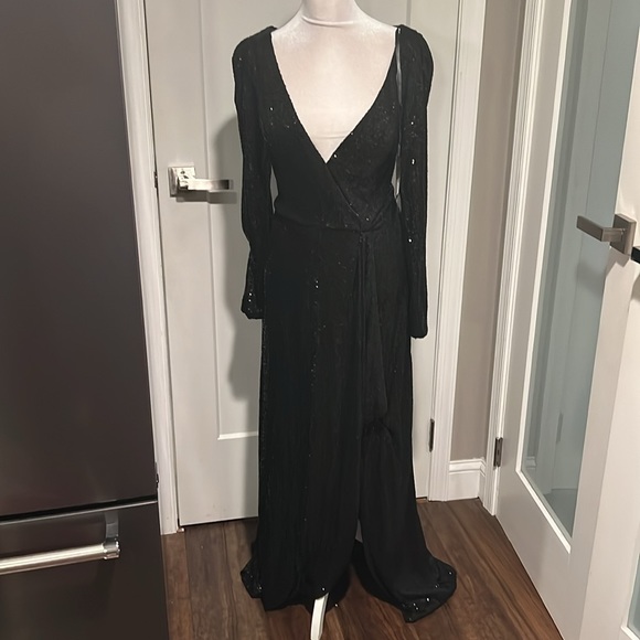 Mac Duggal 26395 Sequin Wrap Evening Gown Size 12 - Picture 3 of 6